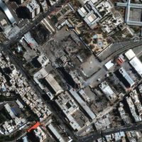 Israel apunta a fuerzas de seguridad y líderes iraníes mientras Irán redobla ataques en la región