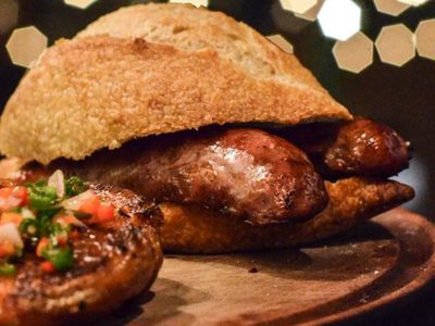 Choripán: el más popular exponente de la cocina argentina