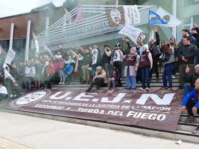 UEJN en Tierra del Fuego celebró aumento salarial y puso fin al plan de lucha