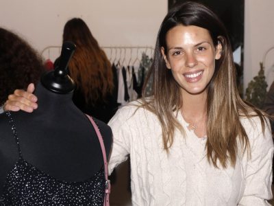 Vendiendo lo usado: Laura Matamoros abre su guardarropa y ofrece todo en internet