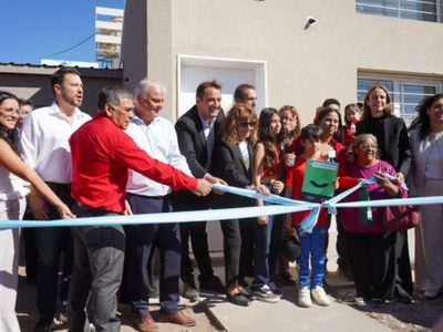 Entregaron 50 nuevas viviendas en el barrio Z1 de ciudad capital y planean llegar a más de 100