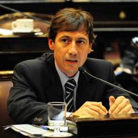 Naidenoff criticó a Duran Barba tras asegurar que Kirchner es "la mujer más brillante de la Argentina"