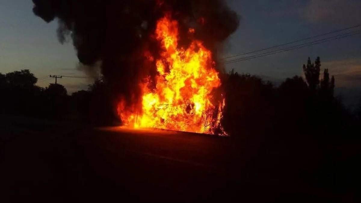 Explosión en toma clandesita conectada a ducto de Pemex en Tetepango, Hidalgo