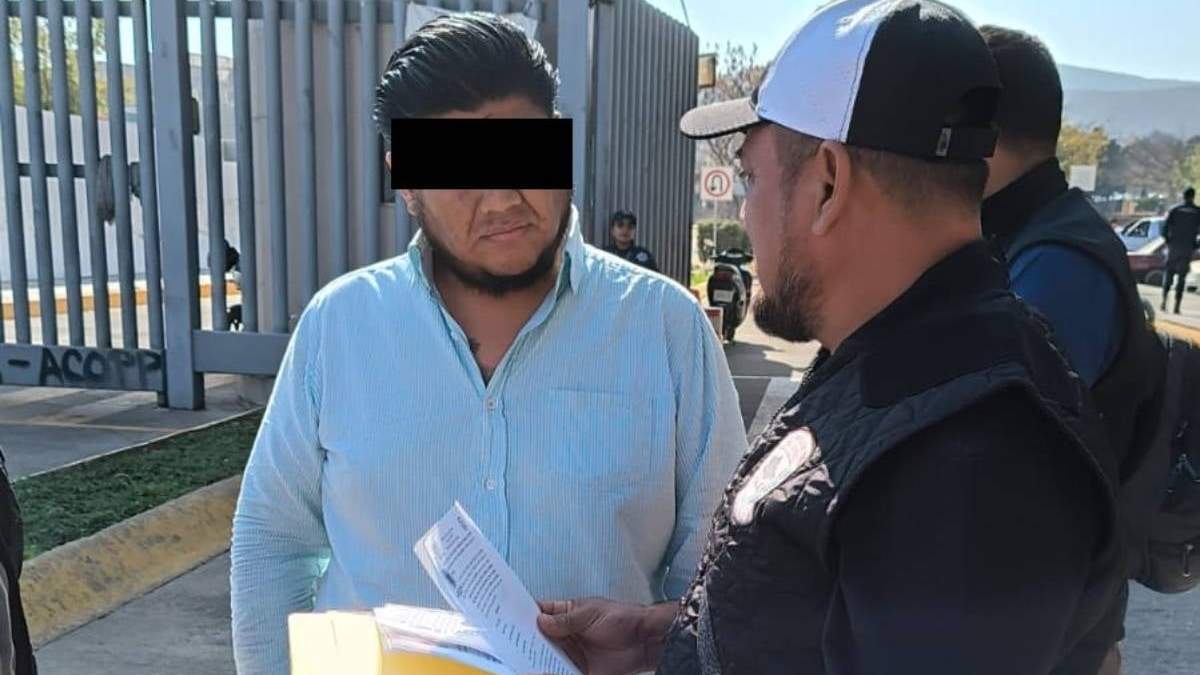 Momento de la ejecución de la orden de aprehensión contra René Salvador por el delito de extorsión