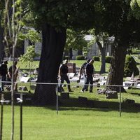 Captan momento del tiroteo en el cementerio Graceland en Wisconsin (Video)