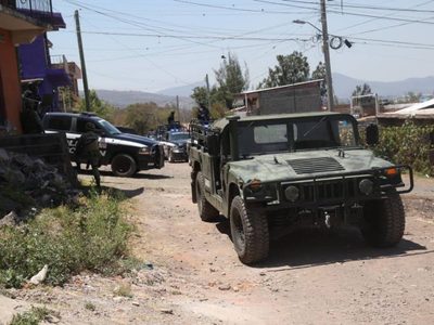 Violencia en Michoacán: Tres asesinados en club nocturno y cinco sicarios abatidos