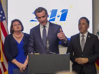 El gobernador de California ratifica un nuevo paquete de leyes para proteger el acceso al aborto