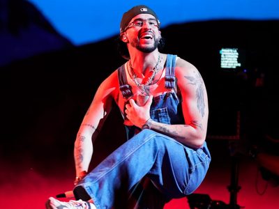 Bad Bunny anuncia su nuevo álbum, "Debí Tirar Más Fotos"