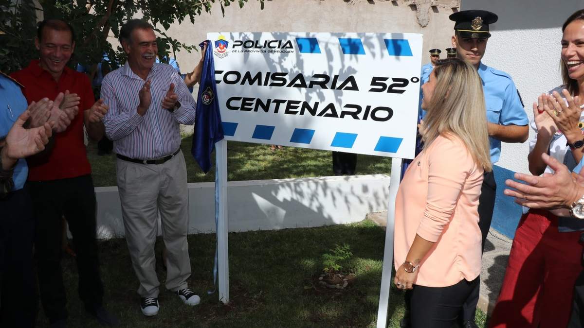 Bertoldi y Gutiérrez en la inauguración de la Comisaria 52 en Centenario. Fuente: (Municipalidad de Centenario).