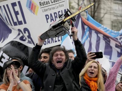 Javier Milei, el estridente ultraderechista que podría ser presidente de Argentina