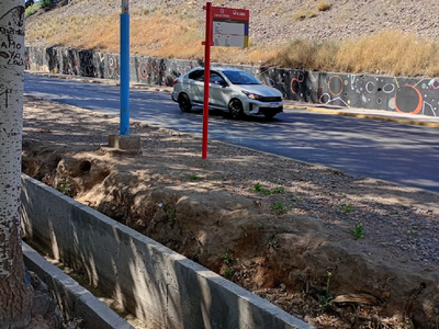 Mejor tomarse un taxi: advierten sobre una peligrosa parada de colectivos en Maipú