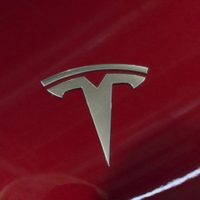 Ventas mensuales de Tesla en Europa caen 49%