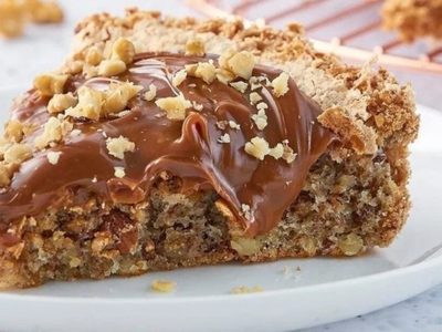 Refácil, sin gluten y muy rica: torta soufflée de nuez y dulce de leche