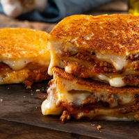 Sándwich lasaña: con solo 3 rebanadas de pan lactal y estos ingredientes, prepará esta receta bomba