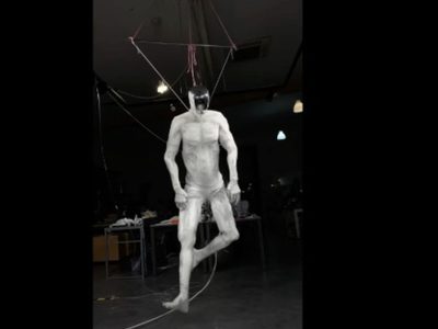 Robot humanoide con estructura ósea y músculos parece cobrar vida (Video)