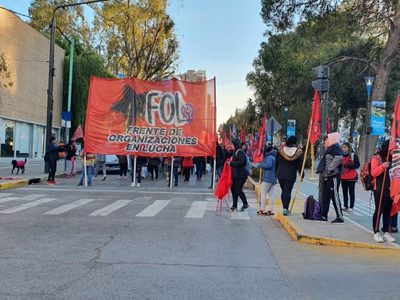 Organizaciones sociales levantaron el corte de 5 horas en el centro neuquino