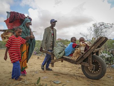 La sequía provoca un millón de desplazados en Somalia: “La hambruna ya acecha al país entero”