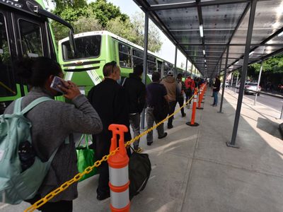 Así vivieron usuarios el primer día de cierre en la Línea 1 del Metro; Sheinbaum agradece paciencia