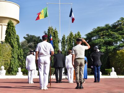 Francia pone fin a su presencia militar en Senegal, que data de la independencia del país en 1960