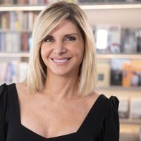 A los 53 años, Débora Plager hace gala de su estilo fitness con distintos microbikinis