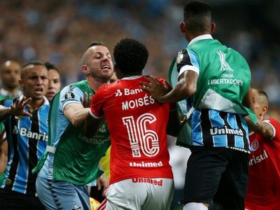 La tremenda batalla campal entre Gremio e Inter en Copa Libertadores