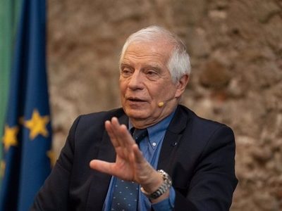 UE condena la decisión de los talibán de prohibir a las mujeres trabajar en ONG
