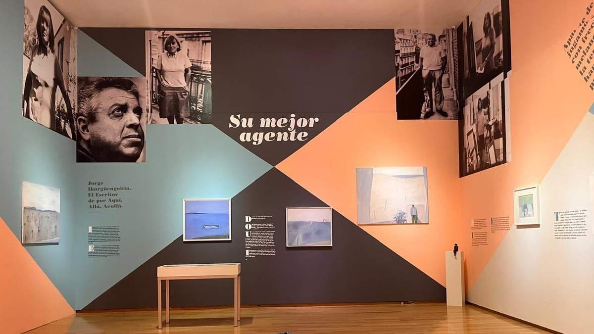 Una sala de la exposición de la obra de Joy Laville
