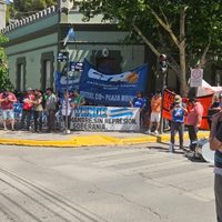 Organizaciones sociales se movilizaron en Neuquén y llamaron a la unidad para enfrentar los ajustes y la crisis social