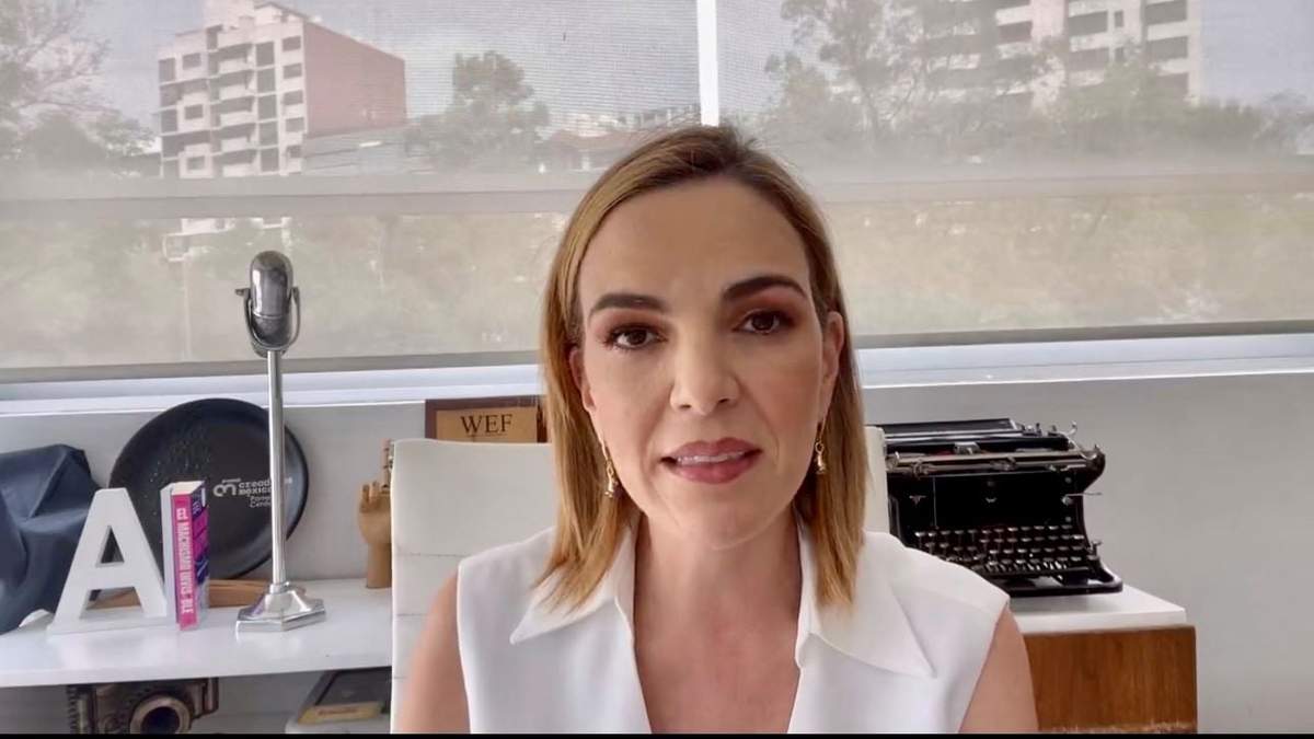 La conductora en su videomensaje