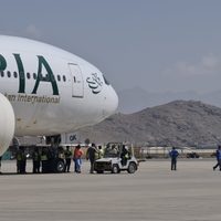 Primer vuelo comercial arriba a Kabul tras la reapertura del aeropuerto de Afganistán