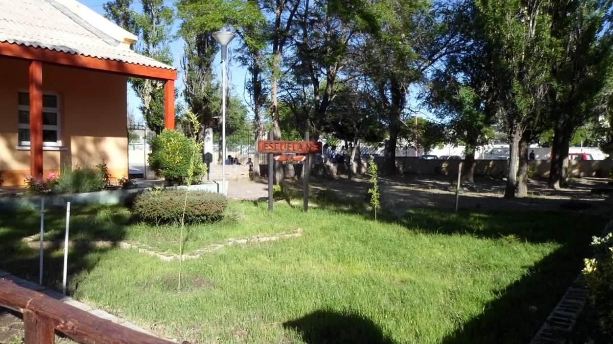 Edificio de la Escuela N° 3 de Zapala. Fuente: (Twitter)