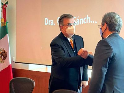 Moctezuma aparece con Ebrard, dos días después de ser nombrado embajador en EU