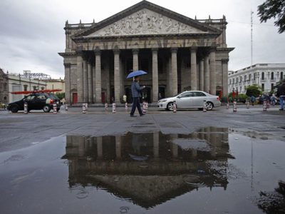 Nuevo frente frío se extenderá entre viernes y lunes; lloverá en los siguientes estados