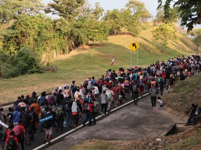La caravana migrante no se ha desarticulado, como dice AMLO: activistas