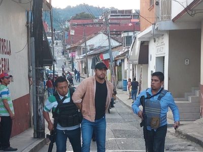 Grupo armado roba la nómina de Pichucalco y matan a policía municipal
