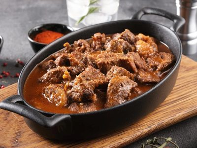 Receta de goulash, en versión exprés: el guiso económico y rendidor que combate cualquier ola polar