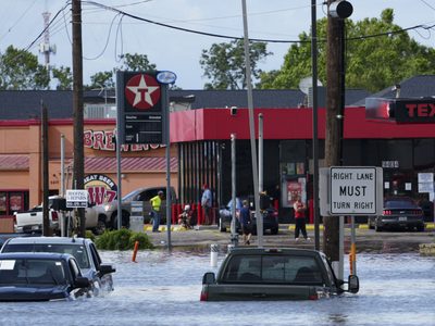Inundaciones en Texas: críticas a Trump por recortes