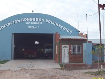 Los bomberos de Centenario salvaron la vida de un bebé