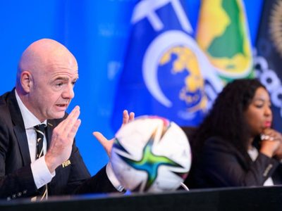 Grito homofóbico de aficionados mexicanos es una “costumbre idiota”: FIFA