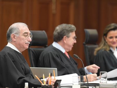 ¿Beber la cicuta?