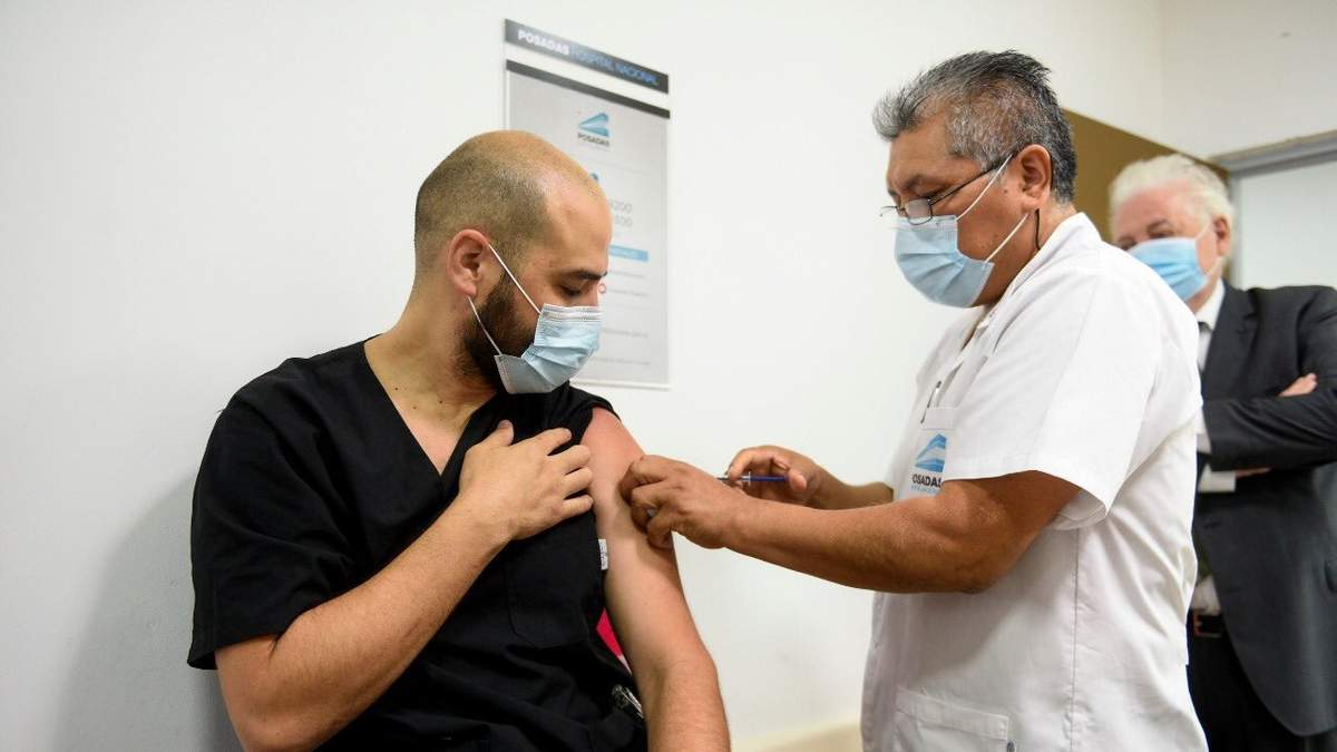 Personal de salud, los primeros vacunados