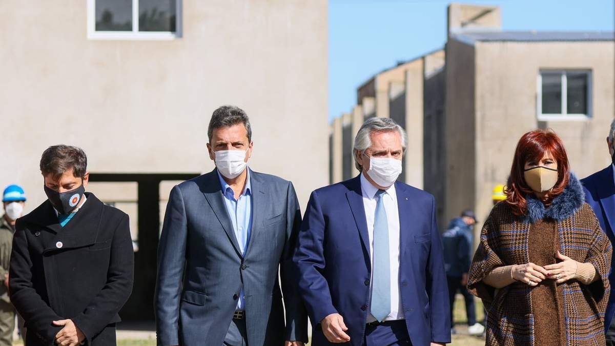 El gobernador de la Provincia de Buenos Aires, Axel Kicillof, el titular de la Cámara de Diputados, Sergio Massa, el presidente de la Nación, Alberto Fernández, la vicepresidenta, Cristina Fernández. Fuente: (Twitter)