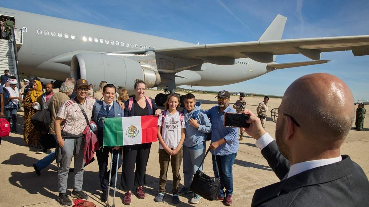 Llegada de las personas evacuadas de Sudán por el gobierno de España; entre ellos cinco mexicanos