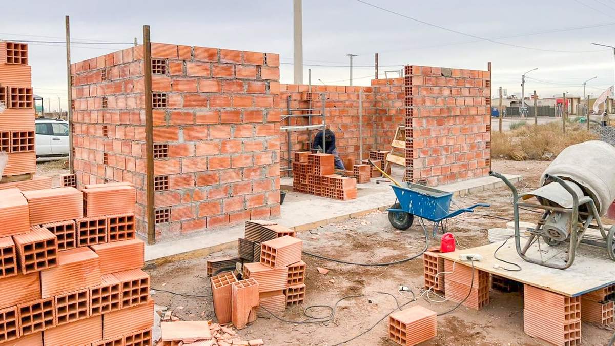 Reactivación de obras escolares. Fuente: (Neuquén Informa)