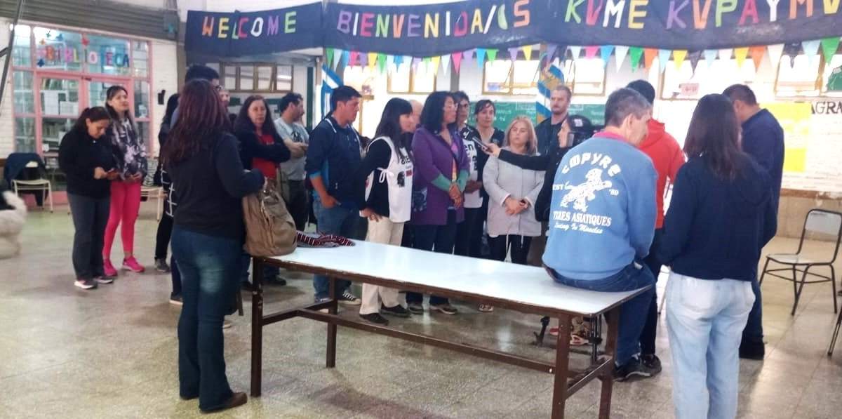 Comunidad educativa del CPEM 40. Fuente: (La Carretera)