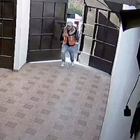 Mujer denuncia robo con violencia y agresión sexual dentro de su casa en Toluca (Video)