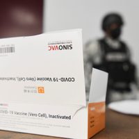 Personal de salud vacunado con Cansino, Sinovac y Sinopharm debe recibir refuerzo de AstraZeneca
