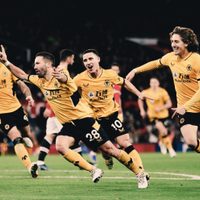 Con gol de Raúl Jiménez, Wolves derrota a Tottenham y se encamina a la Champions