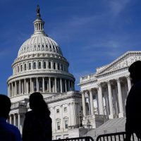 Condenan a siete años de cárcel a un seguidor de Trump por asalto al Capitolio