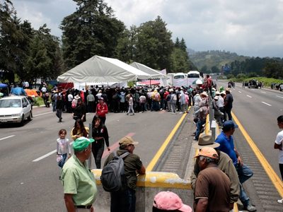 Ejidatarios liberan la autopista México-Puebla tras cinco días de bloqueo